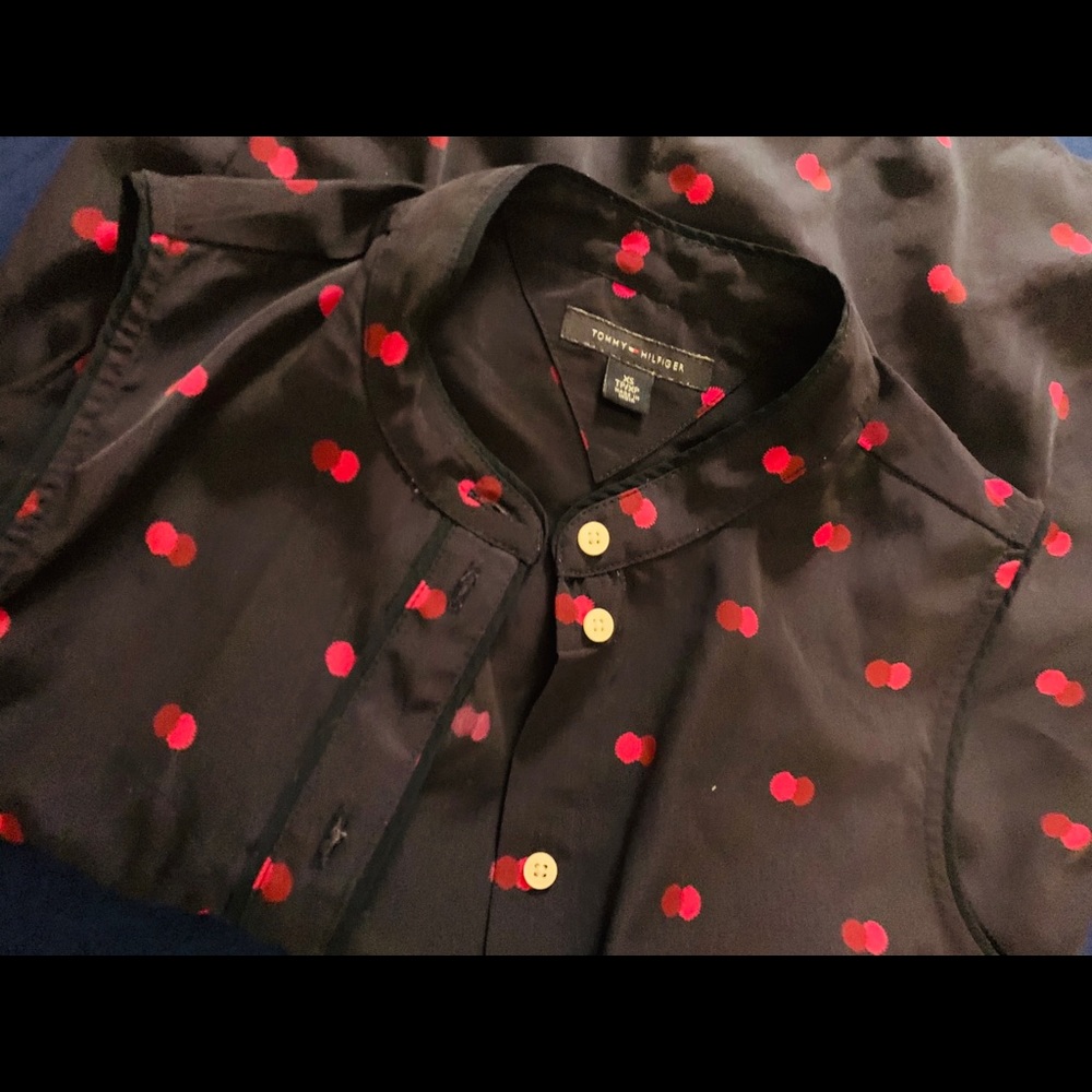 Tommy Hilfiger Button down top !!